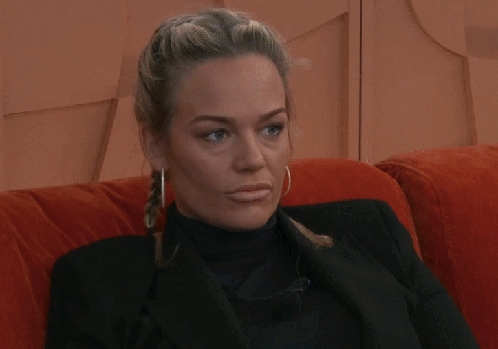 ashleynotamused.gif