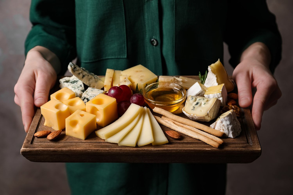 Cheese Shop Etiquette: How to Taste and Buy Cheese Like a Connoisseur