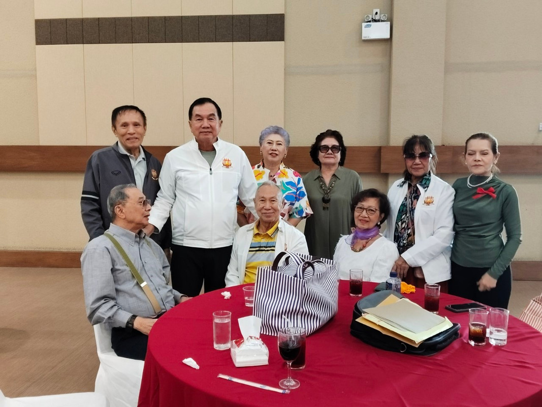 LINE_ALBUM_เลี้ยง จปร.2567_241215_5