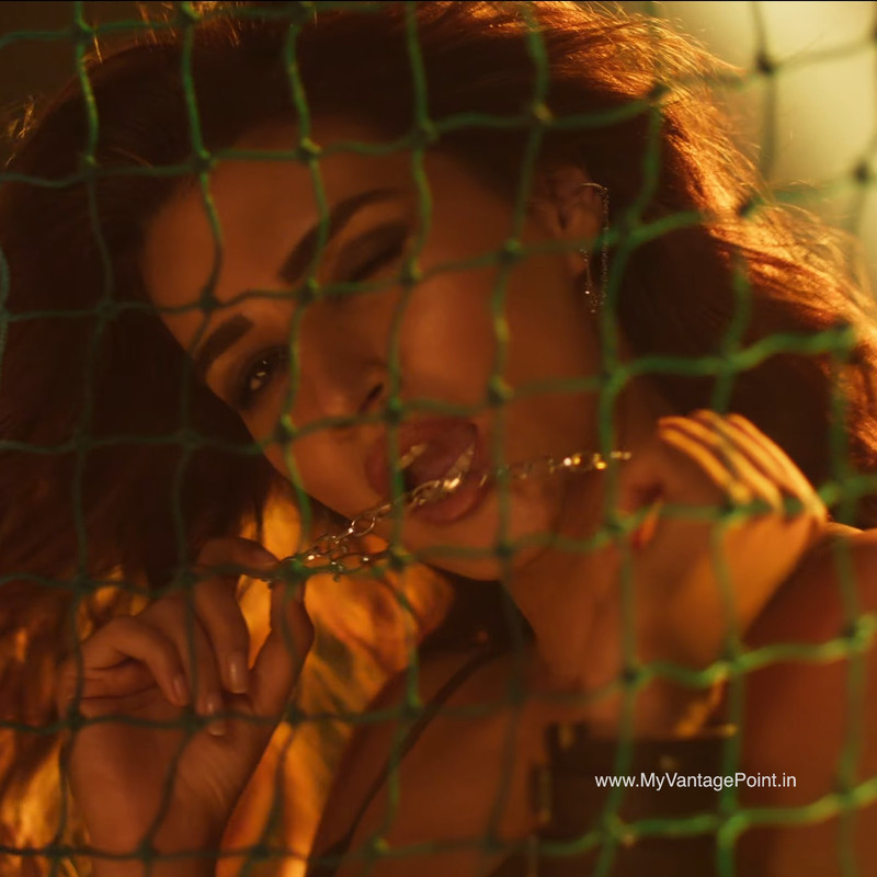 hot-expressions-of-kriti-sanon