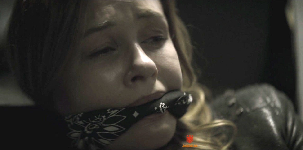 Ambyr Childers 2 - You S2E5
