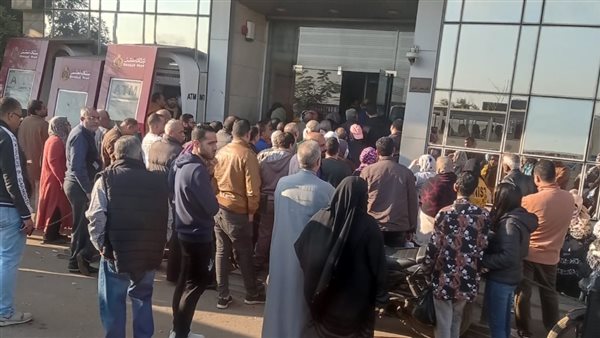 المصريون اشتروا شهادتي 23.5 و27% من بنكي الأهلي ومصر بـ471 مليارا