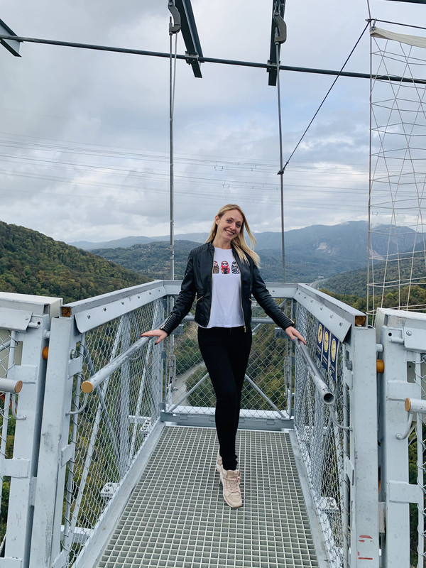 9ADE7537-DD69-44C7-B8D5-8256773B7405