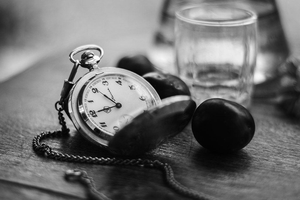 blacknwhite-watch.jpg