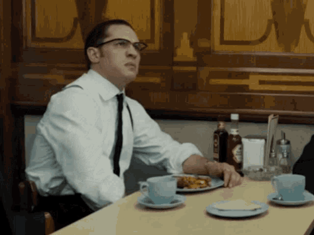 kray-twins-tom-hardy.gif