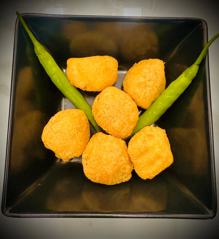 Chili cheese nuggets menù