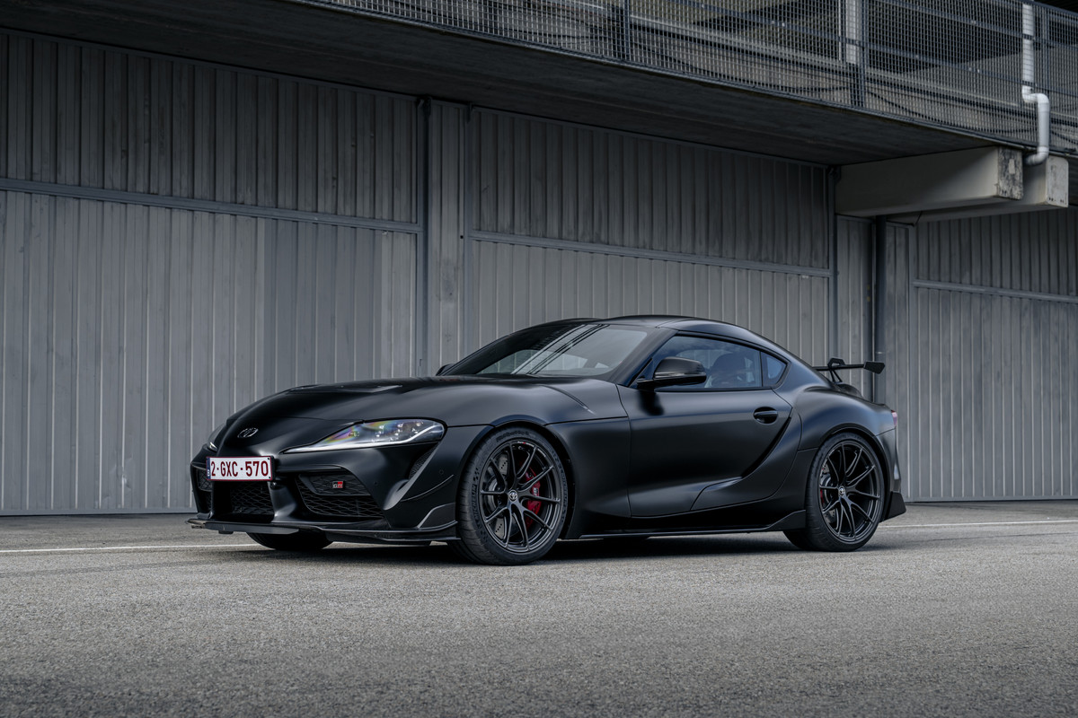 2026-grsupraa90finaledition-matteblack-static-015
