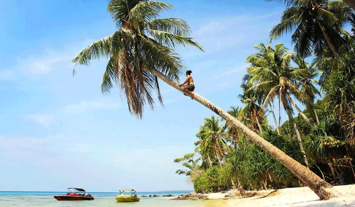 Aktivitas Seru & Menyenangkan di Pantai Tanjung Gelam