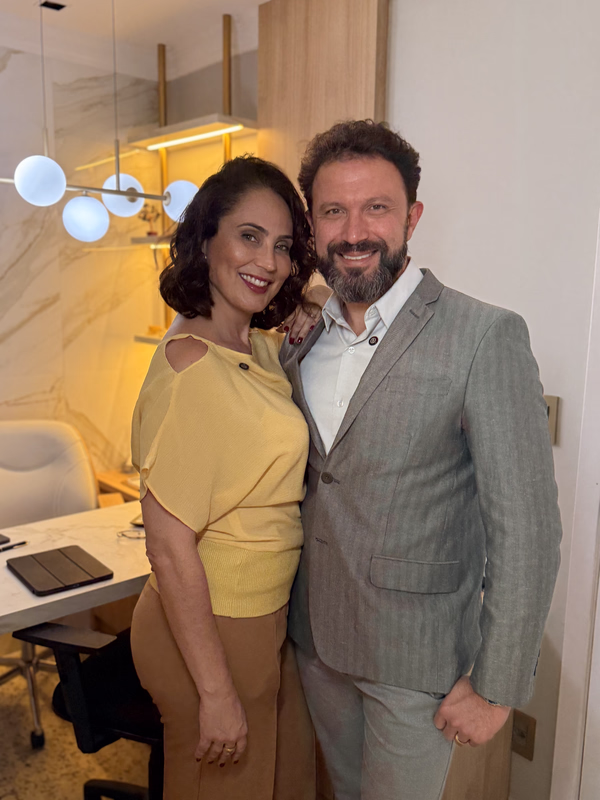 Dr. Paulo Tessare e Dra. Michelle Bernardes