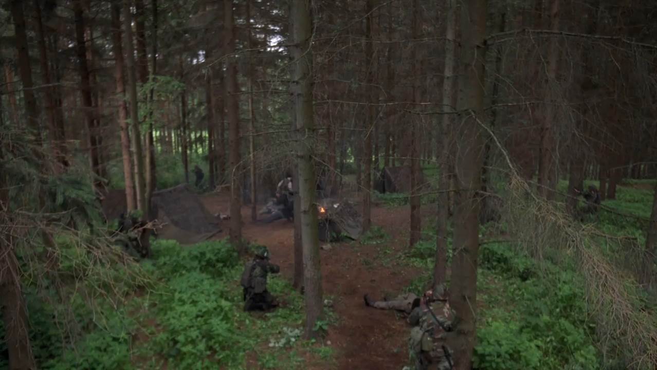 Pterodactyl 2004 WebRip [Hindi + Tamil + English] 480p, 720p Screenshot