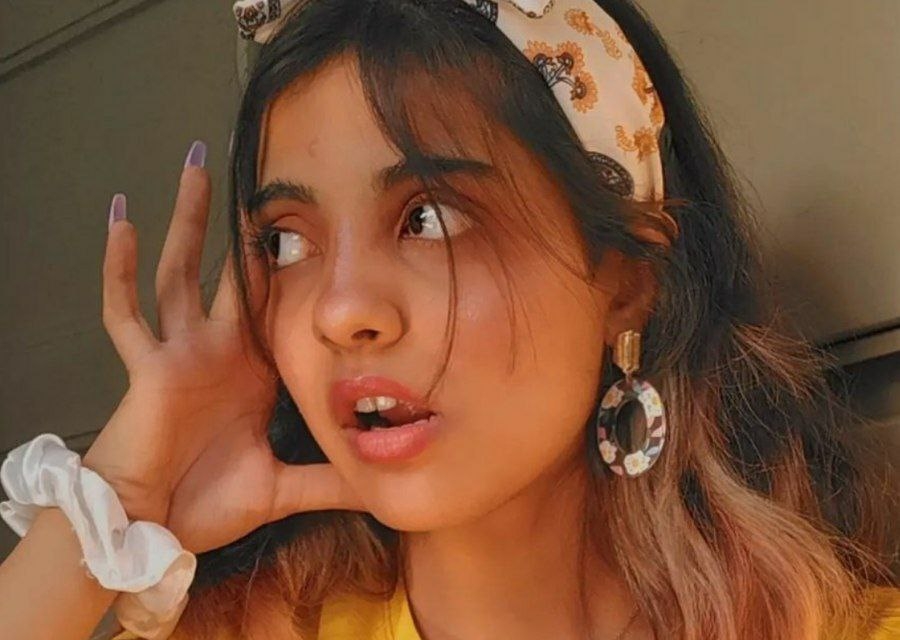 Charvi Bhatt Insta Influencer Paid App Giving Blowjob & Ass Spread Fucking Riding