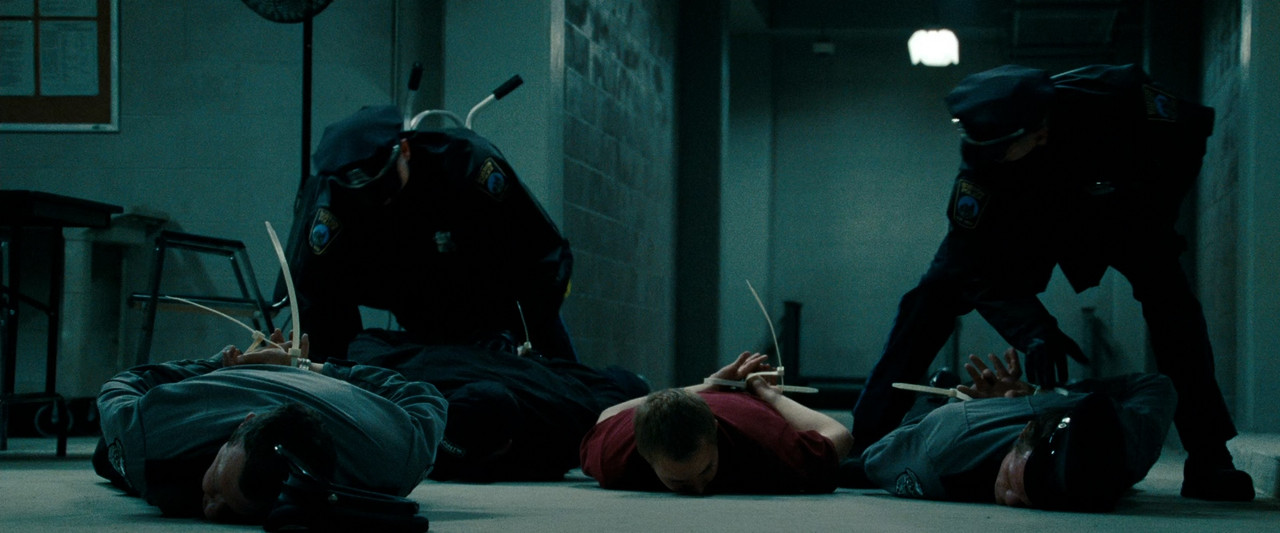 The Town (2010) Extended.mkv_snapshot_02.00.10_[2018.03.28_18.46