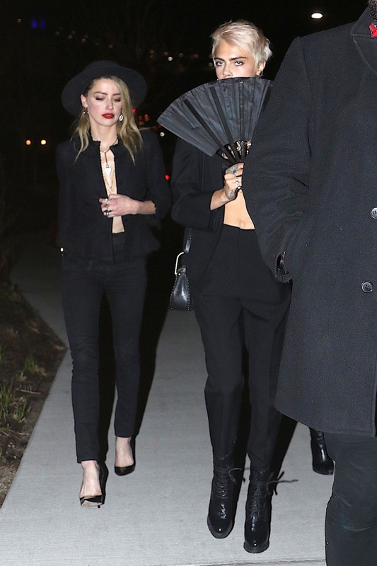 cara-delevingne-arrives-at-gigi-s-birthday-party-in-new-york-04-