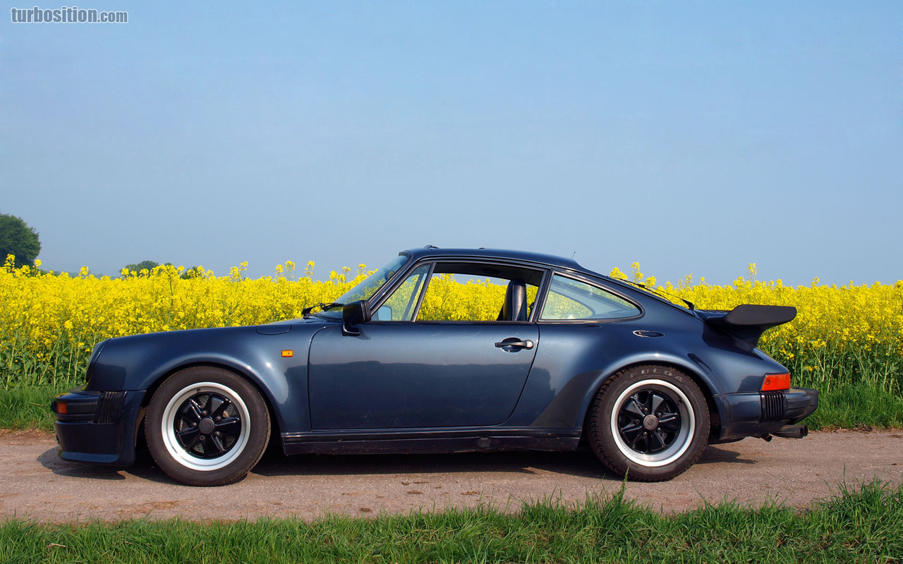 Porsche-930-prussian-blue-metallic.jpg