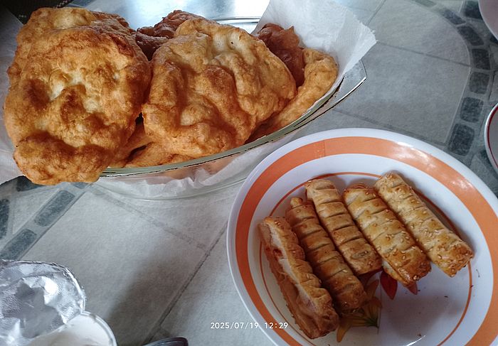 https://i.postimg.cc/Z5Nhhxv3/langos-srud-20250719.jpg