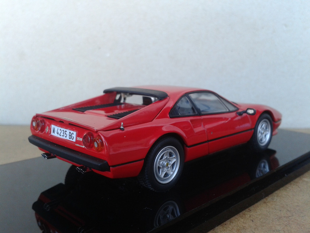 1982 Ferrari 308 GTB Quattrovalvole (Kyosho) (5)