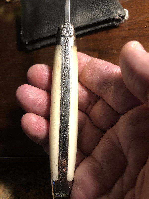 F6DA3BB8-2CF4-4AA7-8896-9B3A8C0B4471