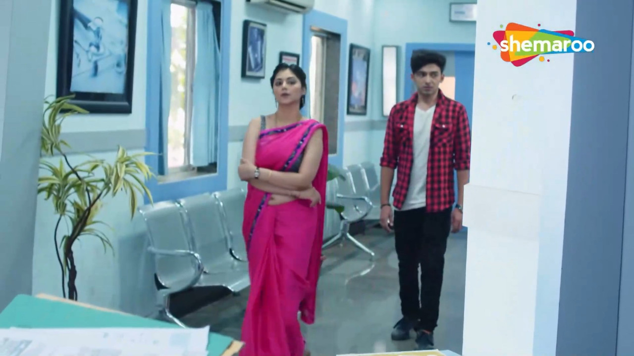 Rima Vohra Sexy Fleshy Big Deep Navel from Crime Show-Scenes Only.mkv_snapshot_00.34.983