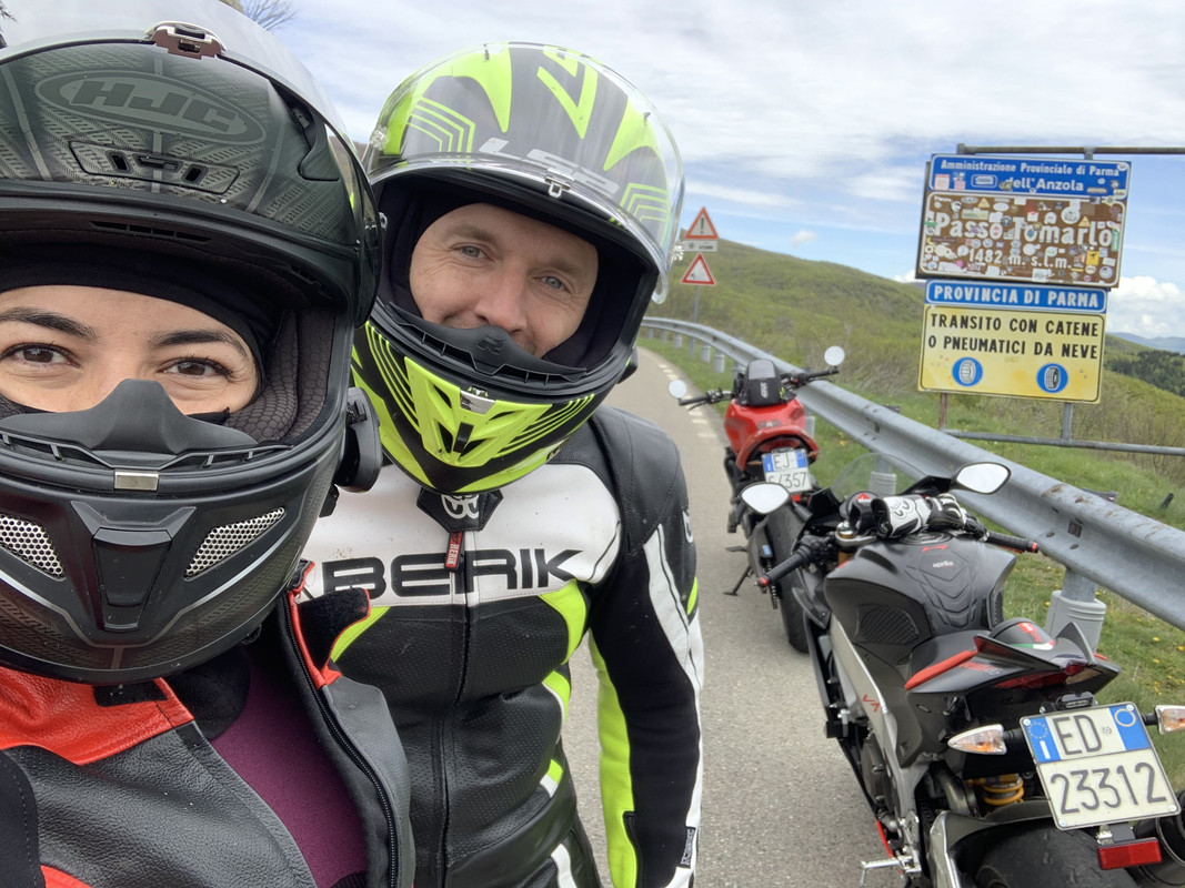 AB32FD9E-119E-4F80-A24C-8761444FFB9D