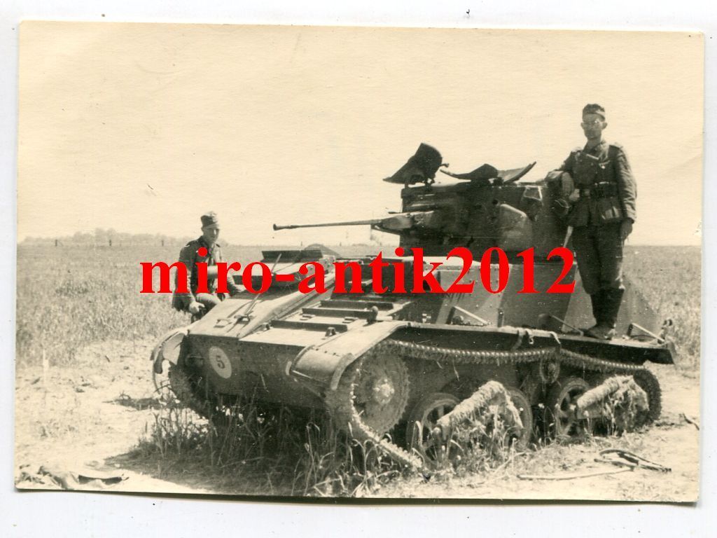Foto, Wehrmacht, zerstörter Panzer der Franzosen