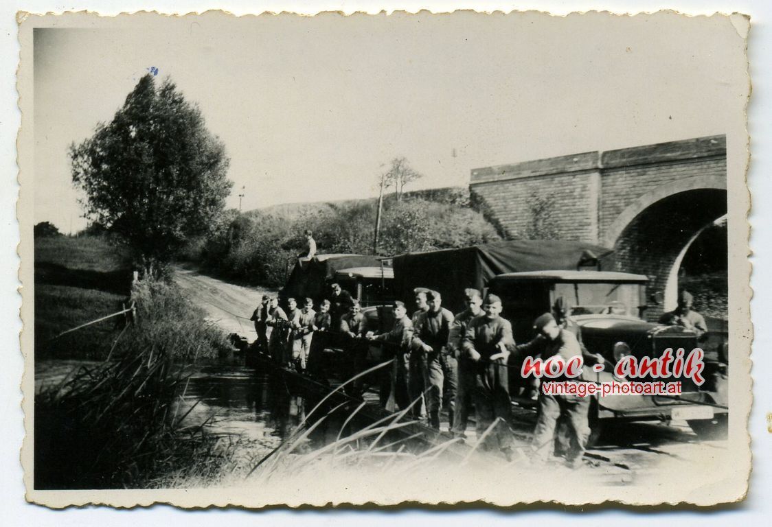 Foto Westfront Frankreich LKW Wehrmacht Brücke H