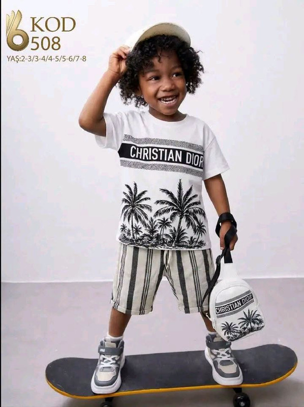 Kids Outfit Wide View