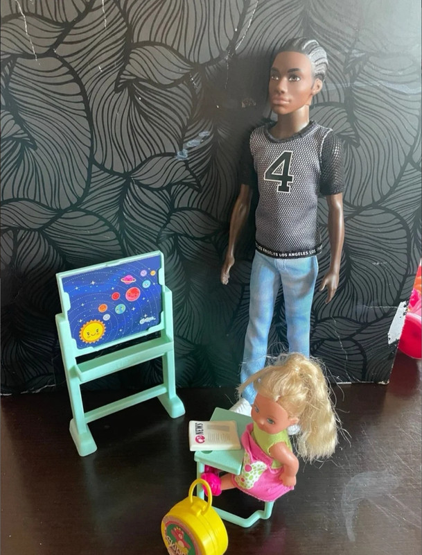 Barbie Ken profesor astronom�a