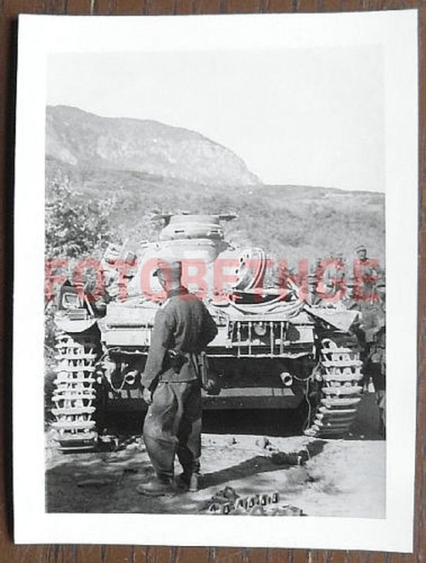 Panzer III mit Kettenschaden Angriff Metaxas Lin