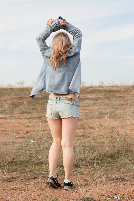 MarvelCharm_Rebecca-Denim-Peek-041