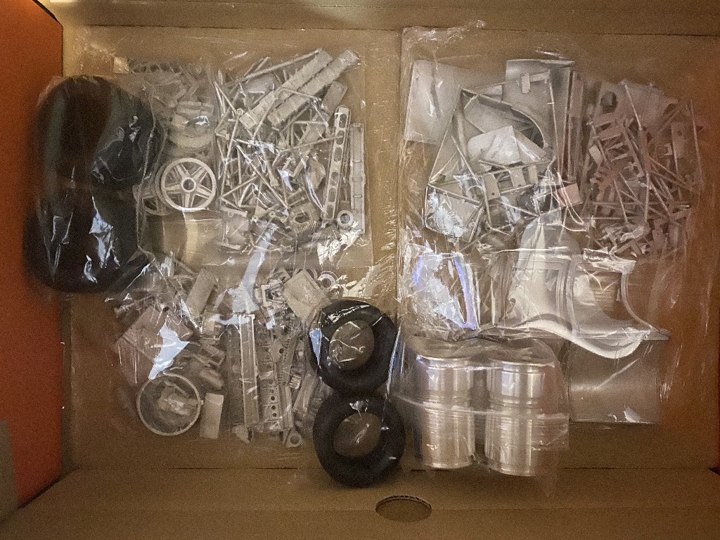 D5AC9975-2F7D-4B9C-AFB2-AC441664ED16