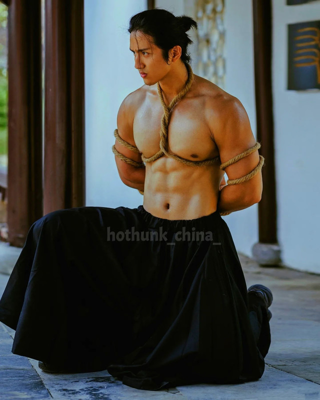 Photo shared by Chinese hunks 全球華男 on August 06, 2023 tagging @hothunk_china_.