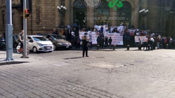 La Asamblea de Barrios bloqueó los accesos a la Cámara de Diputados de la CDMX