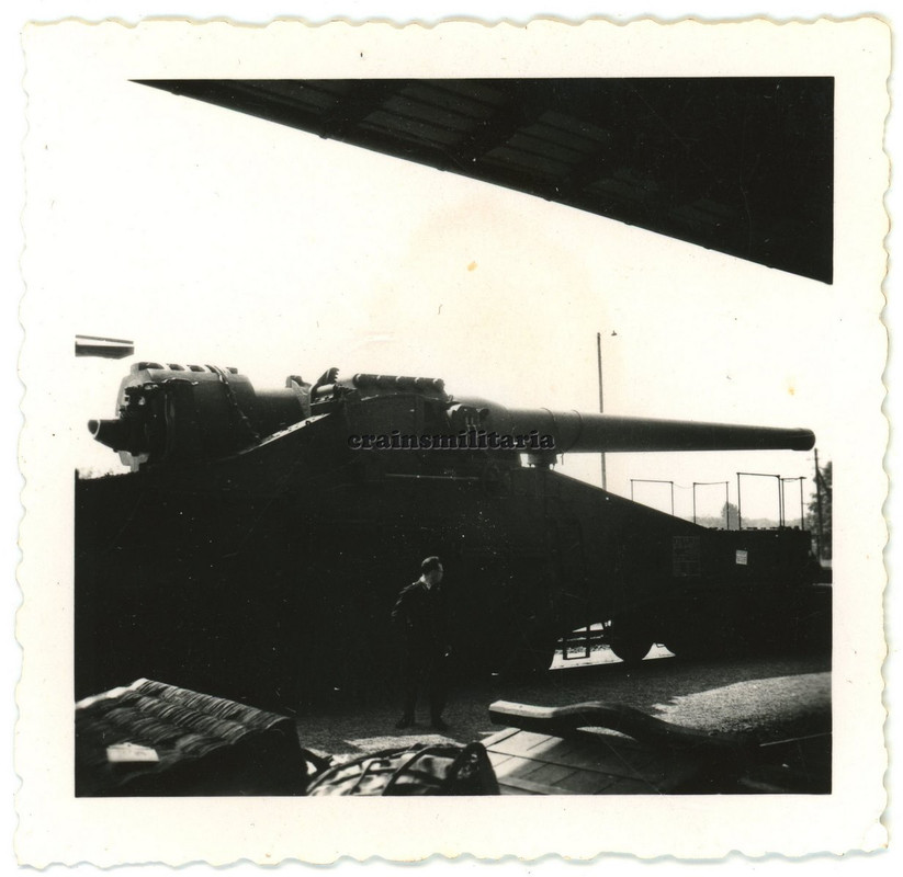 Orig. Foto franz. Beute Eisenbahngeschütz Artillerie am Bahnhof in Frankreich (1)