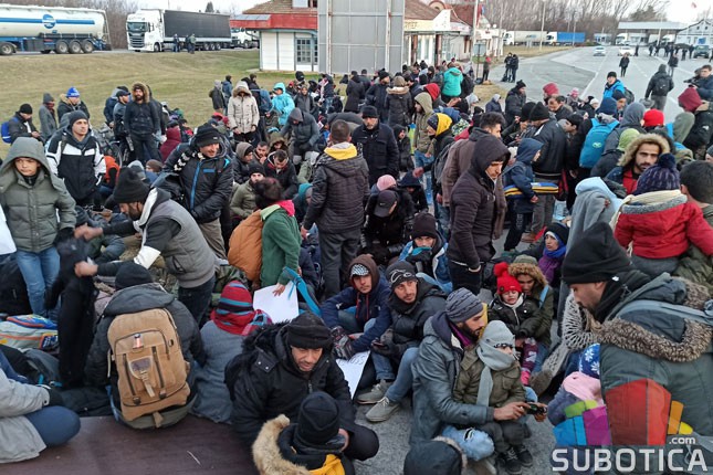 37167-migranti-kelebija.jpg