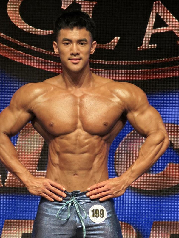 Hong Xiaolong (Bruce) Chinese Fitness Model Asian Muscle 4