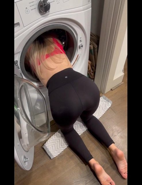 Stuck In Washing Machine And Fucked With Creampie 11