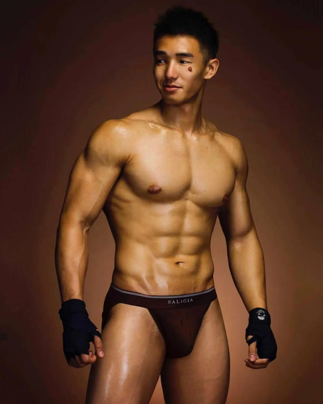 Photo by Chinese hunks 全球華男 on September 12, 2023. (3)