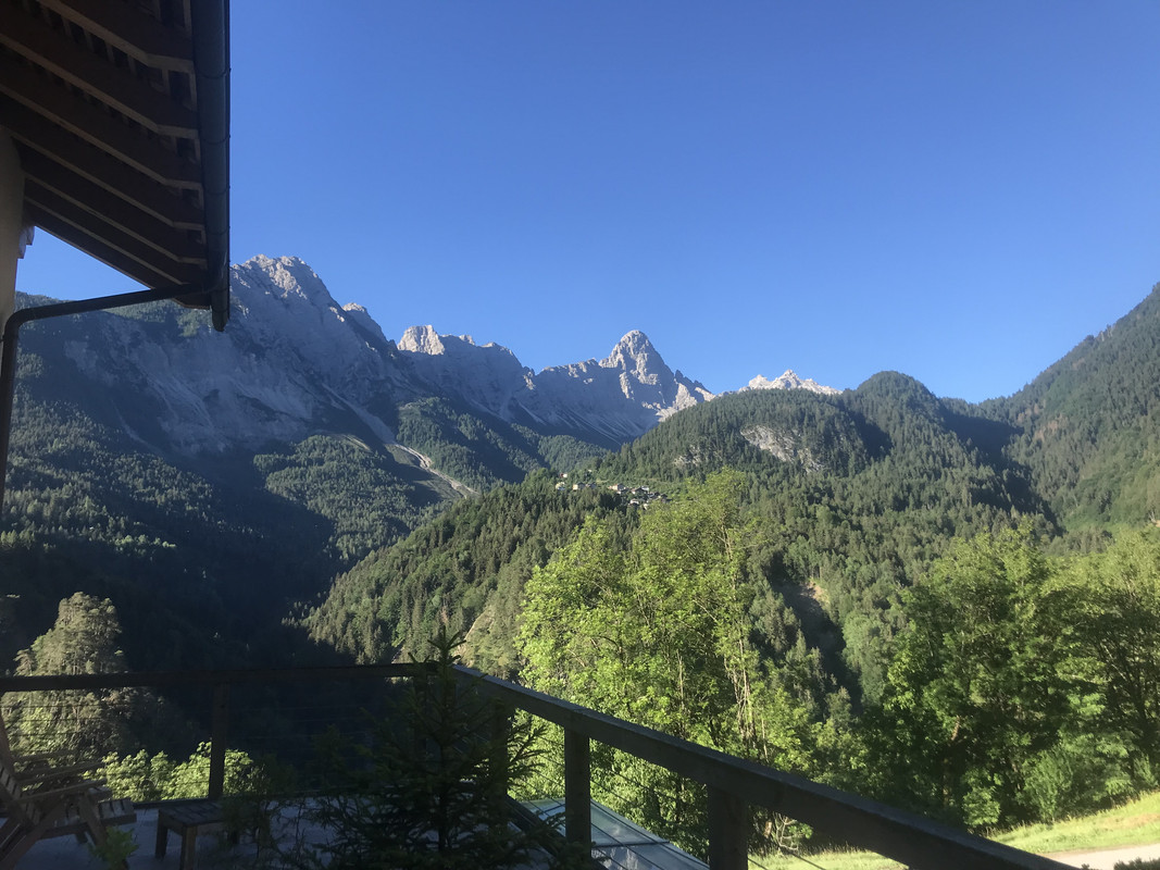 600940AB-4CC7-49FC-9B1F-AB019246303E