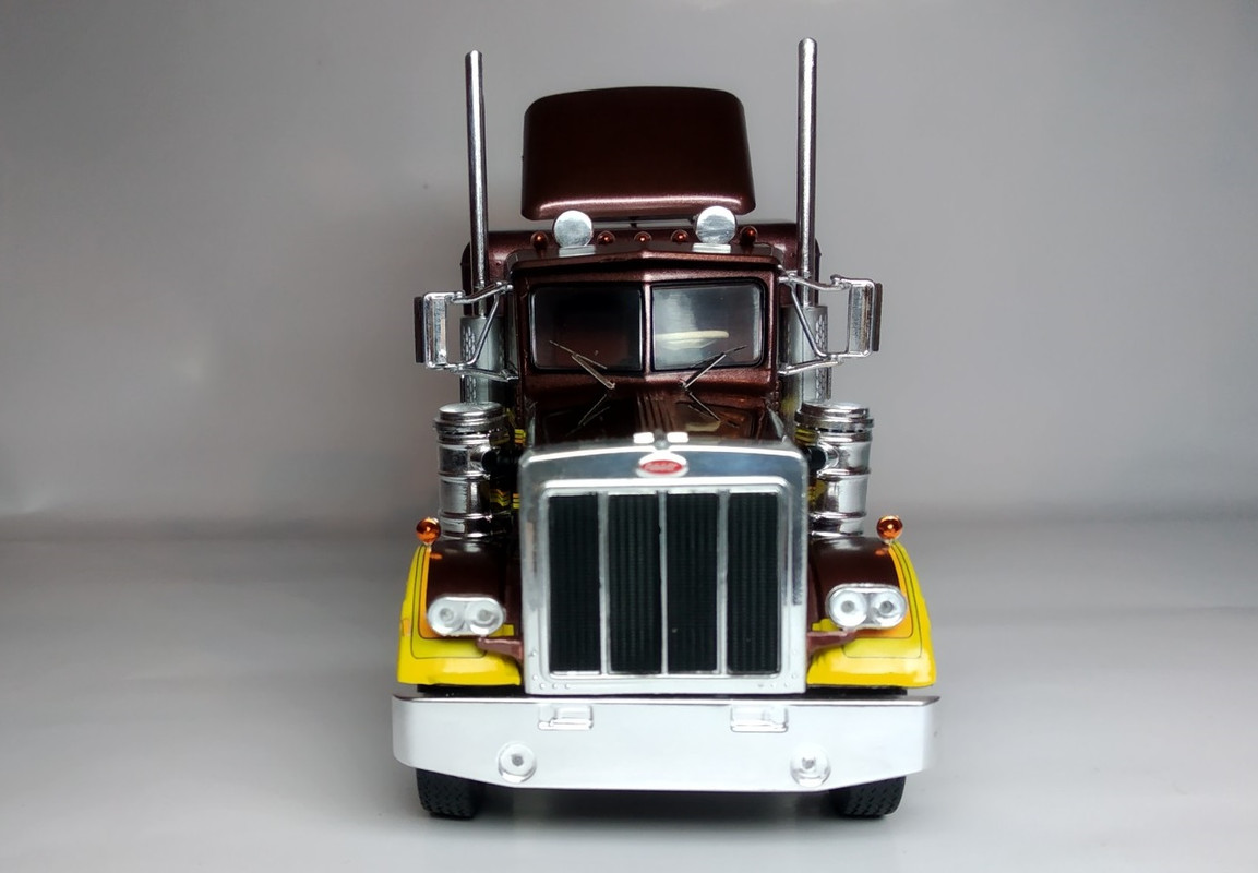 Peterbilt 359 1973 (1)
