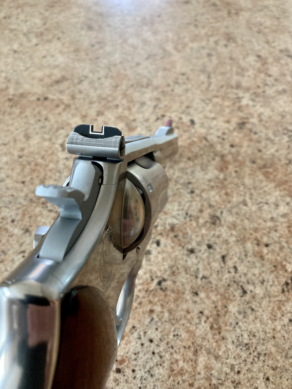 4D37D0CC-1943-480C-A7F5-F3BC7E8CA711