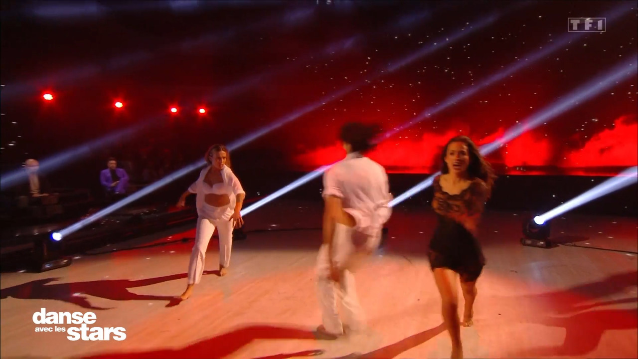 2021-10-29_21_05_TF1_Danse-avec-les-stars.mp4_snapshot_00.25.41.008