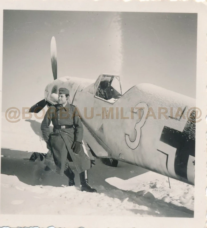 L137 Russland Messerschmitt Me 109 Jagdflugzeug weiße Wintertarnung Kennung 3