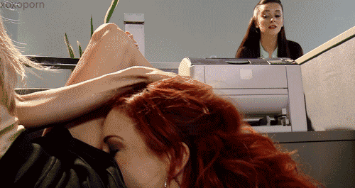 b4a033f65d3bbf62469f412ee9adbf32.gif