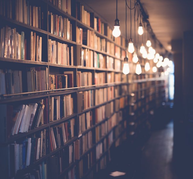 Unique Ways to Decorate With Books Unique Ways to Decorate With Books
