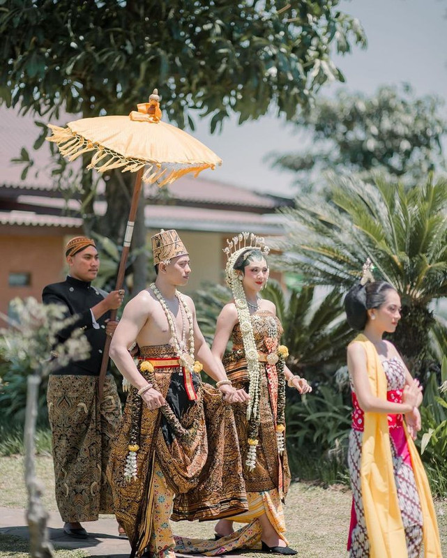 Jawa Indonesia traditional wedding
