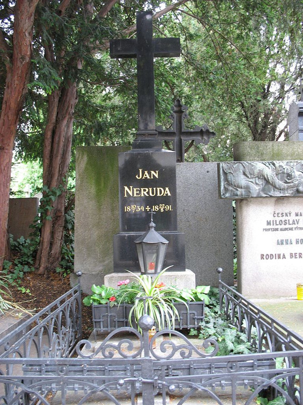 768px-Jan-Neruda-Grave