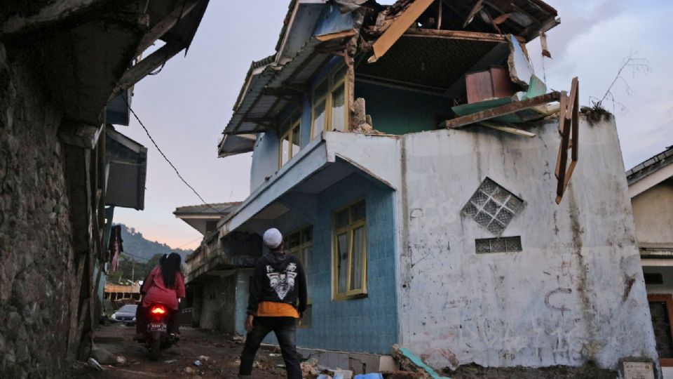 Tragedia en Indonesia: Fuerte sismo deja un saldo de 700 heridos y al momento, 56 muertos