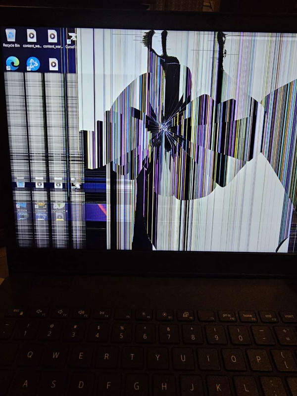 Jianna's laptop before repair