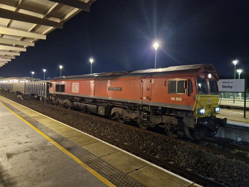 https://i.postimg.cc/Z5yp9tLQ/DB-66066-in-Derby-2.jpg