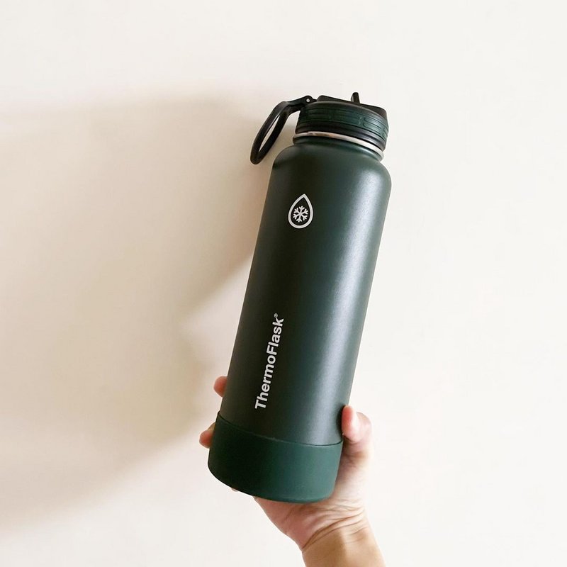 Thermoflask Vacuum-Insulated Water Bottle
